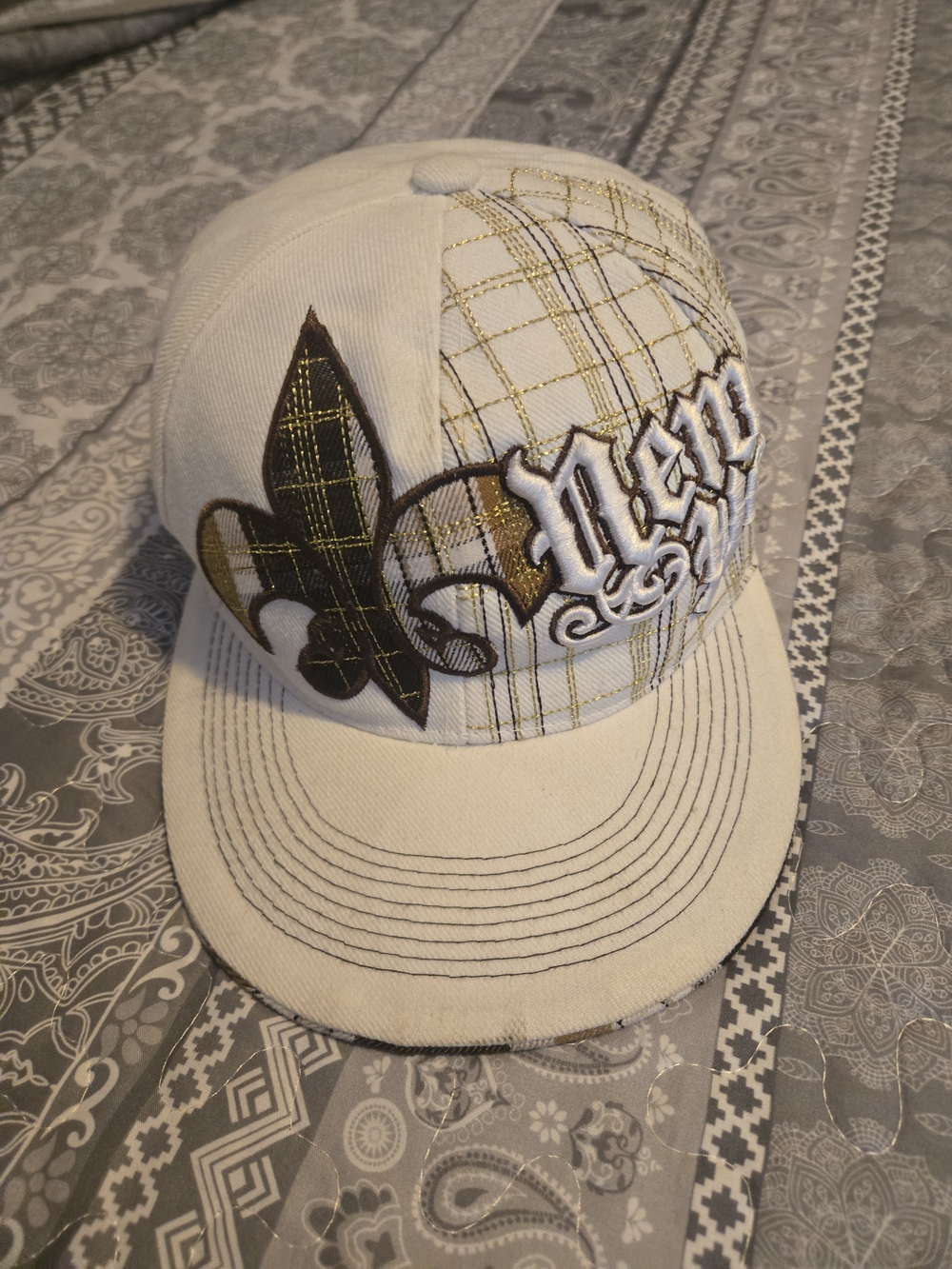 KBETHOS Cream Baseball Cap with Tan & Brown Fleur-de-Lis Fitted Size Med